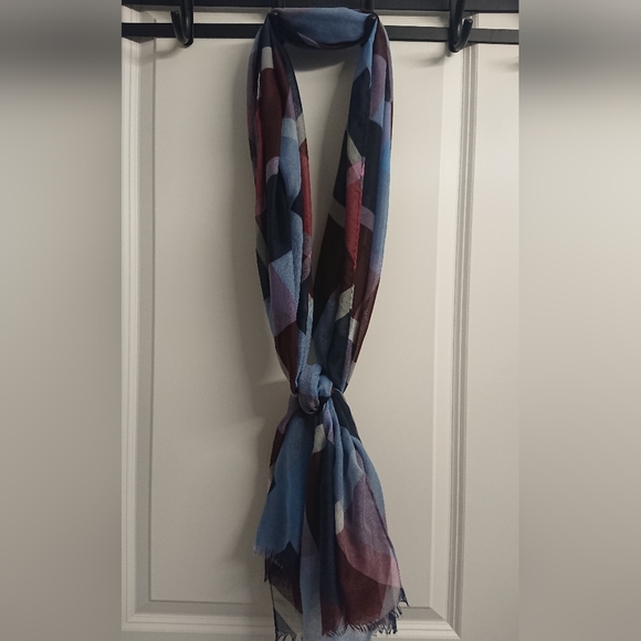 Scarf - Picture 3 of 6